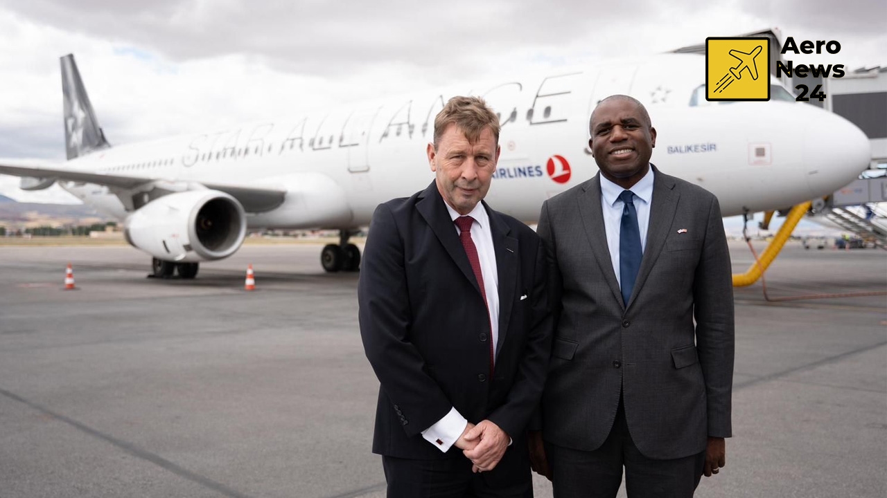 Reunión estratégica de Simon Ward y David Lammy en Esenboğa