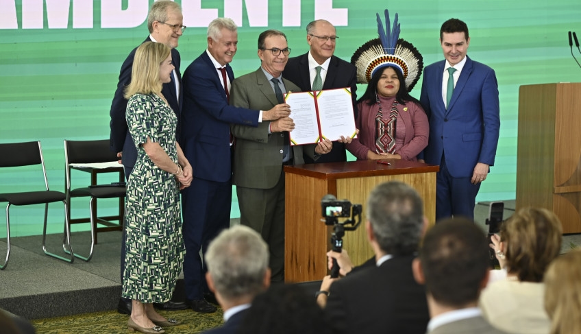 Gobierno Federal crea el Comité Asesor del Programa Foca Amazónica