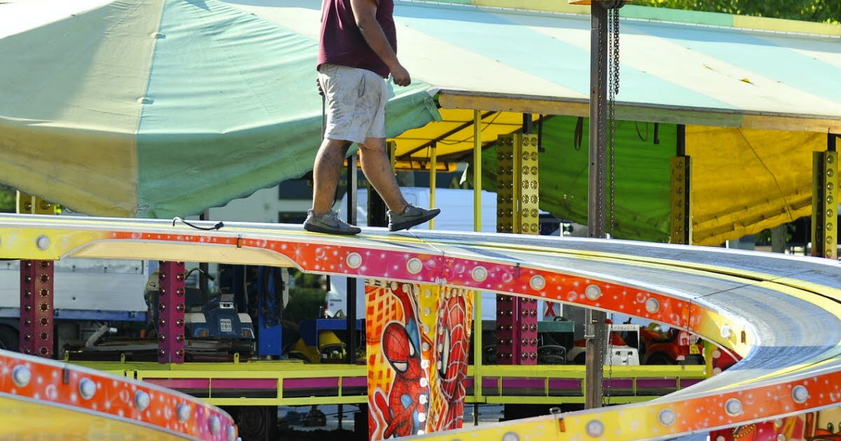 Colmar. Place Scheurer-Kestner, the fairground workers are not celebrating