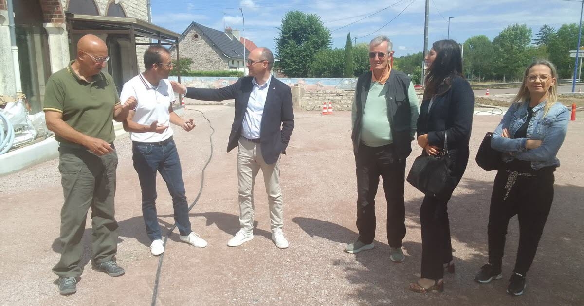 Ecuisses. Kamerlid Sébastien Martin maakte kennis met Écuisses