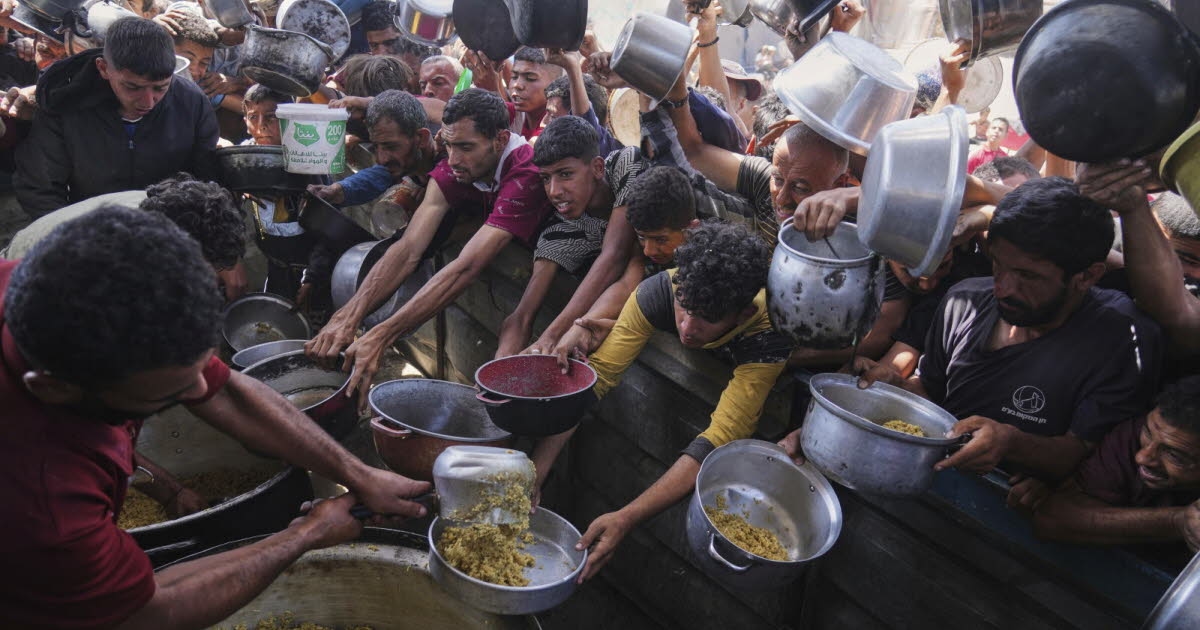 Middle East: The Israeli army announces that it has launched an intensification of its military offensive in Gaza.