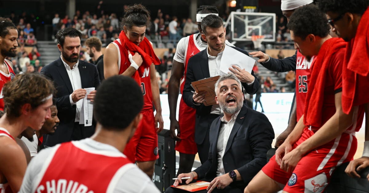 Basketball - Champions League. Elric Delord, coach of Elan Chalon: "Clarence was in pain tonight, he gritted his teeth throughout the entire game."