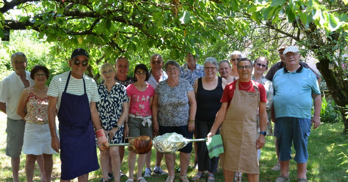 Igé. Jambons à la broche au menu pour la 39e édition du repas de la fête des quartiers