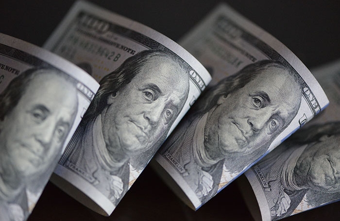 Les nouveaux dollars se font rares dans les bureaux de change
