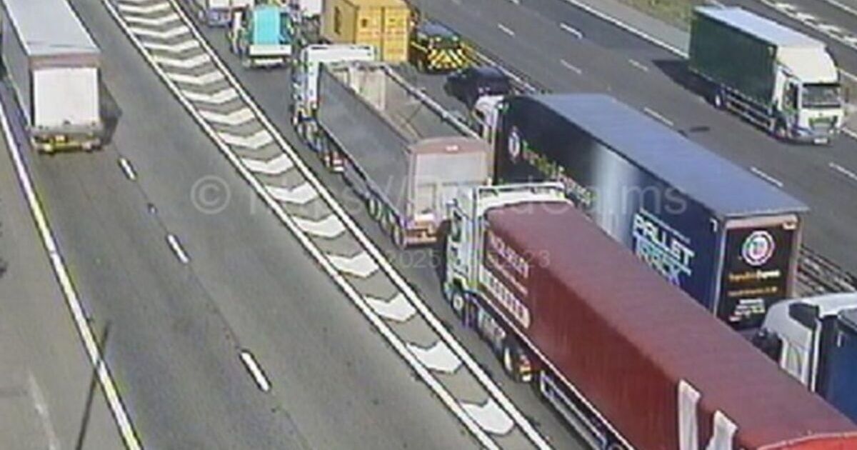 Tráfico en directo en la M6 y la M5: Un accidente en la autopista provoca enormes retrasos de 70 minutos