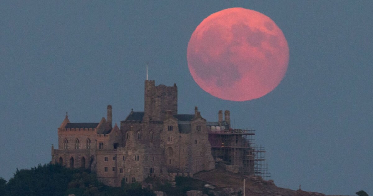 Hora exacta en que aparecerá Strawberry Moon en el Reino Unido, un récord de 18 años que se romperá