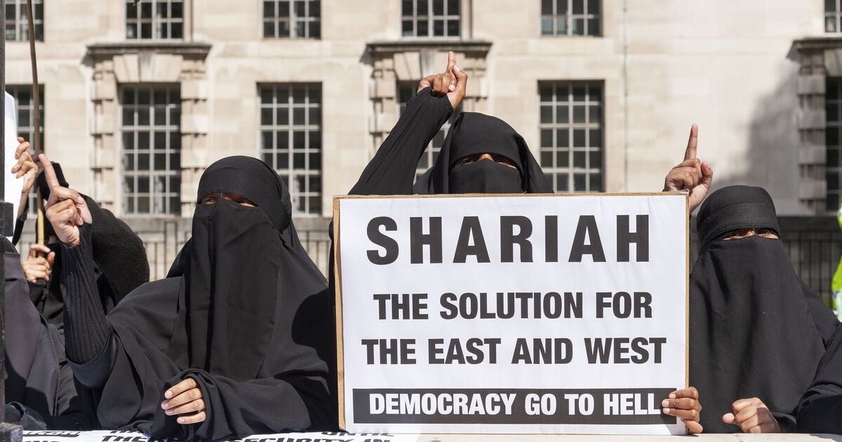 Brits warned as 'deeply worrying' UK Sharia law job advert sparks fury