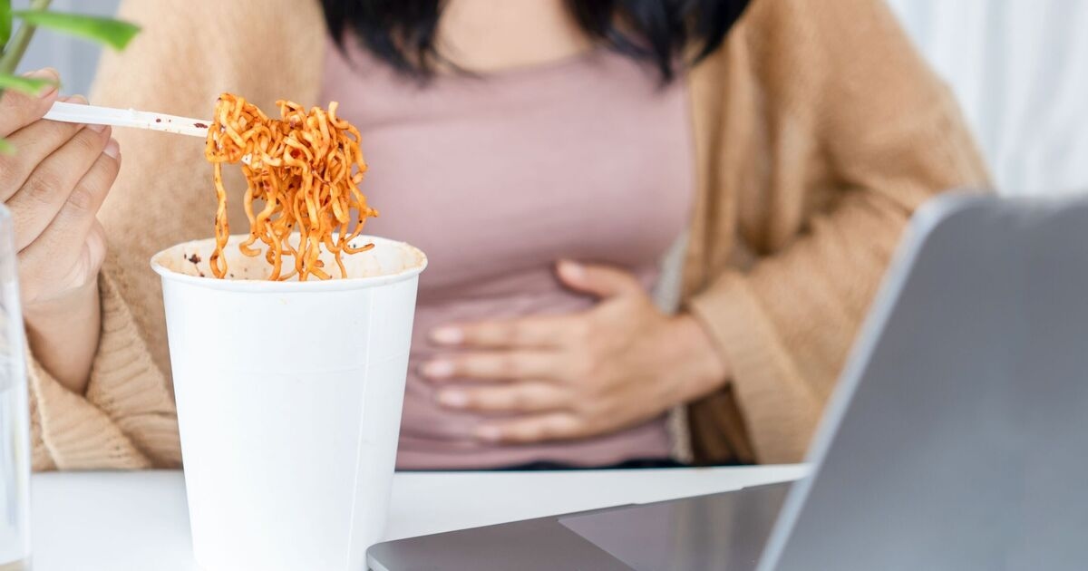 I primi sintomi del cancro possono manifestarsi durante la colazione, il pranzo e la cena, avverte il Servizio Sanitario Nazionale