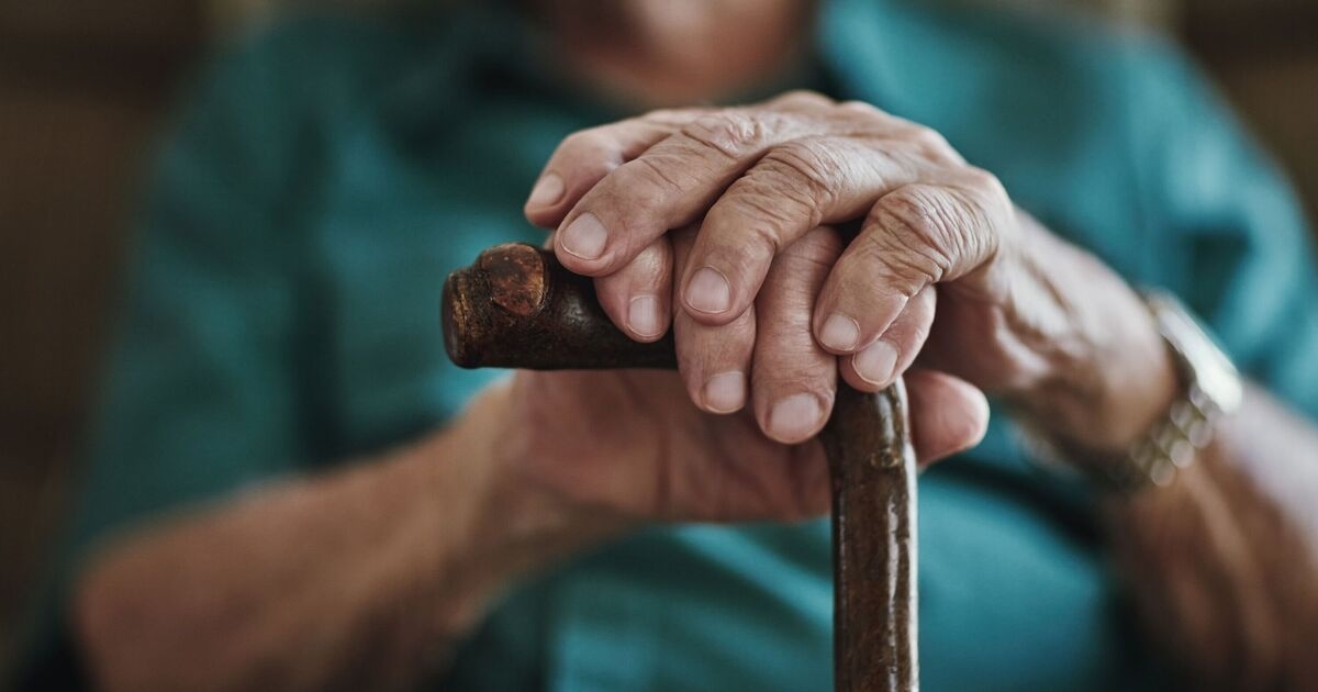 Se revela el misterio detrás del olor a personas mayores y cómo deshacerse de él