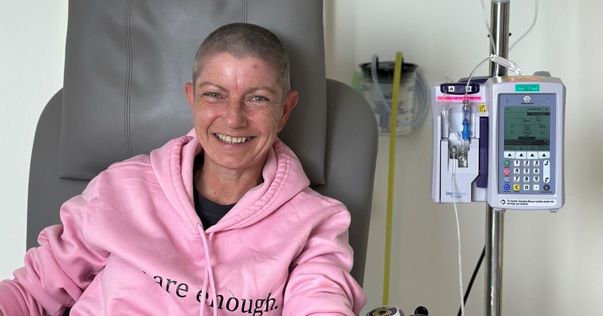 Fiquei devastada com a atitude do meu médico depois que ele ignorou meu inchaço abdominal.