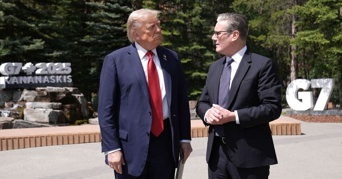 Siyaset CANLI: Donald Trump NATO hesaplaşması, Starmer İngiltere'yi savaş durumuna getiriyor
