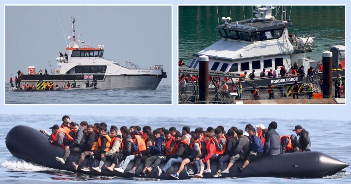 Starmers Migrantenabkommen scheitert am ersten Tag, da die französische Marine einen „Taxidienst“ für Schlauchboote betreibt