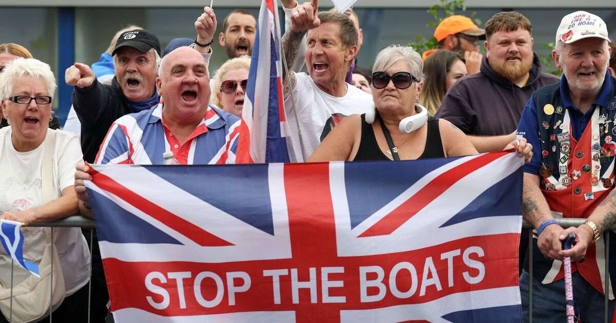 Conservatives offer ALL councils free legal advice to demand asylum hotel closures