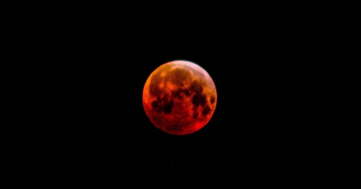 Lua de Sangue: quando no Reino Unido e como ver o eclipse lunar total neste fim de semana