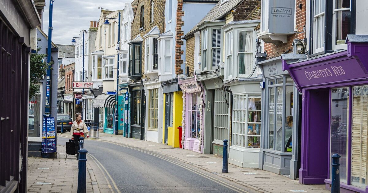 Charming seaside town famous for its oysters is perfect to explore on foot