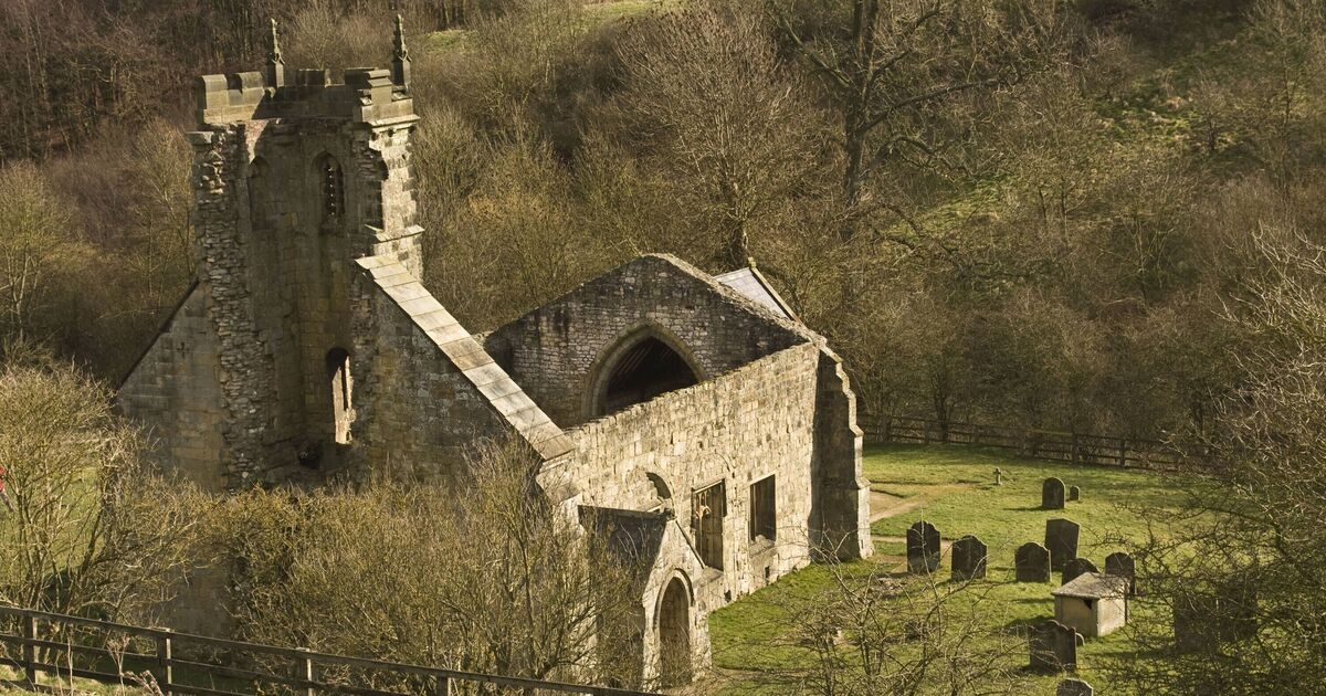 Unheimliches Geisterdorf in Großbritannien: Betreten auf eigene Gefahr, da niemand weiß, warum es verlassen wurde