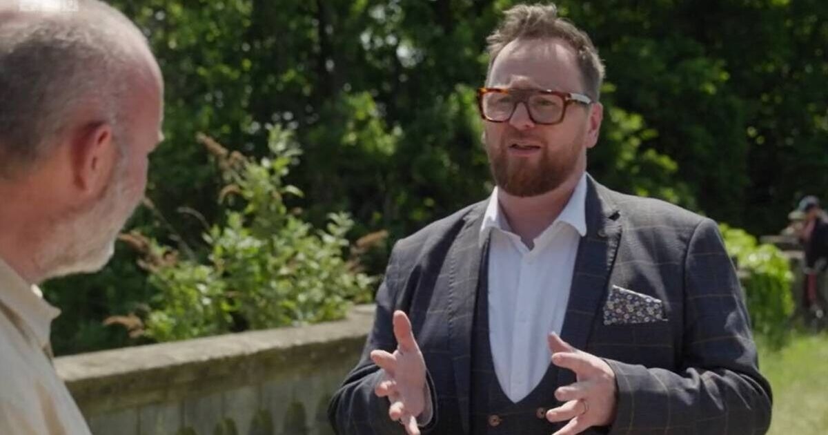 Antiques Roadshow expert deflated as guest refuses to sell aunt's statue despite price tag