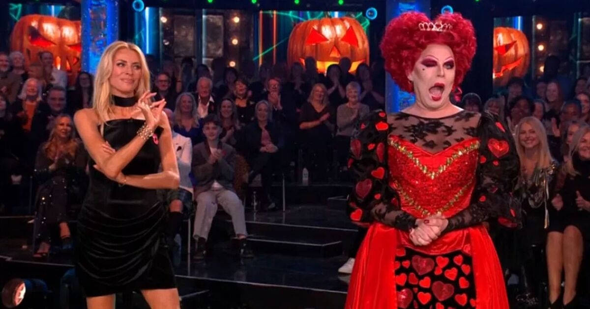 Шоу «Танцы со звездами» погрузилось в хаос после того, как Тесс Дэйли «заменили» в шокирующем моменте в прямом эфире