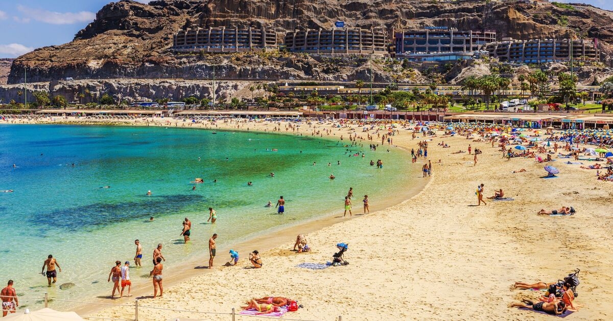 Canary Island where everyone from Norway seems to holiday - not Tenerife or Lanzarote