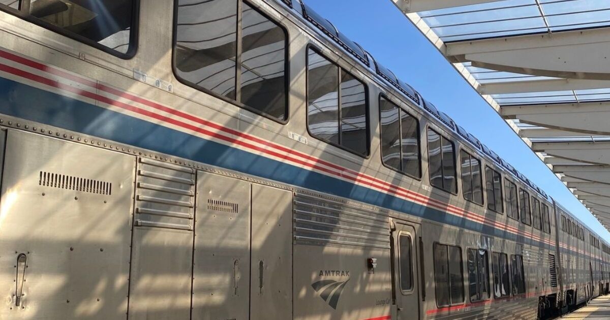 I spent 3 days travelling across America by train — one thing surprised me the most