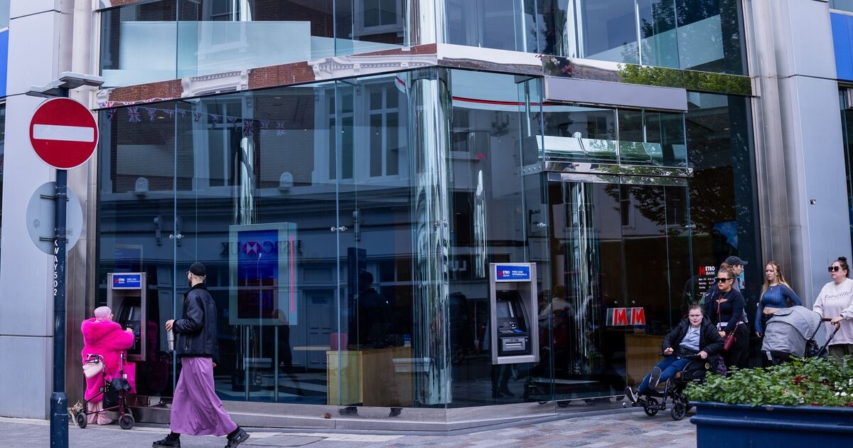 Una banca con migliaia di clienti nel Regno Unito vede le sue azioni salire vertiginosamente tra le voci di acquisizione