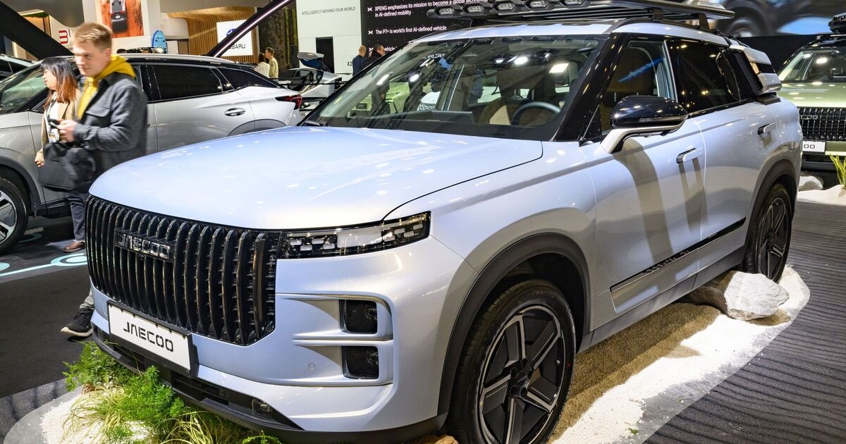 This brand new Chinese car dubbed ‘half price Range Rover’
