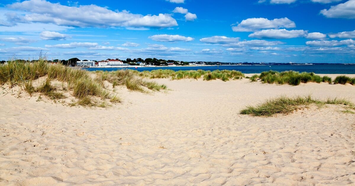 La station balnéaire britannique avec ses « sables dorés » qui est un dupe « parfait » de la Côte d'Azur