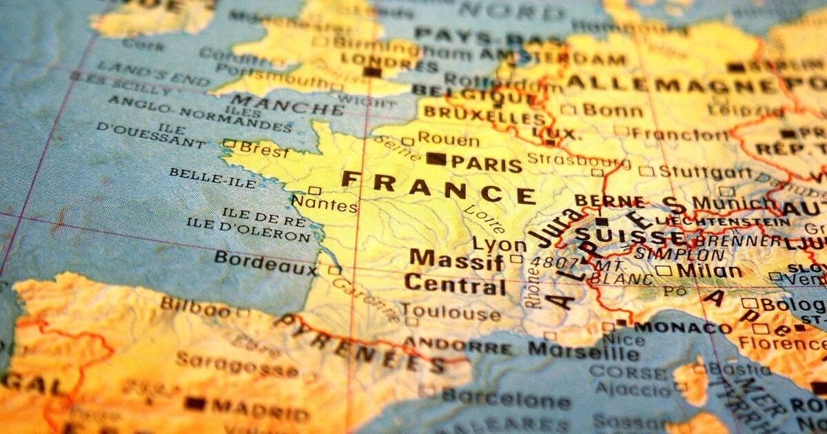 El país con el que Francia comparte su frontera más larga no está en Europa
