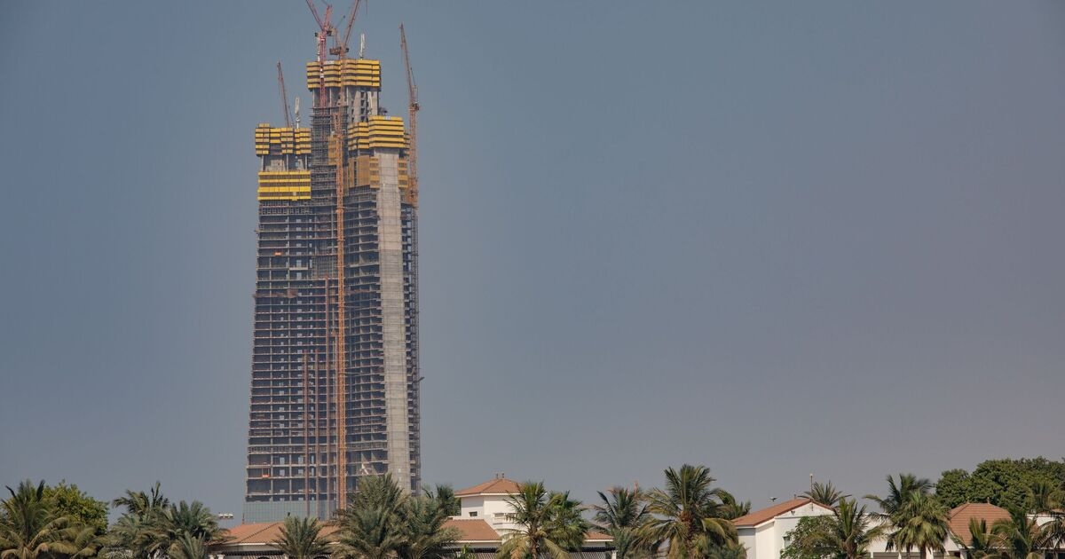 Il grattacielo da 20 miliardi di sterline è stato acclamato come un "capolavoro" destinato a diventare il più alto del mondo