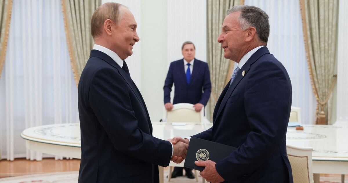 Putin se encontra com o enviado especial de Trump na Rússia na esperança de negociações de paz de última hora