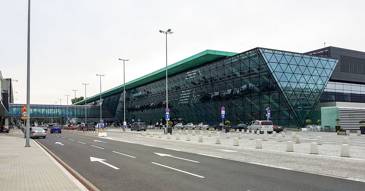 Krakow Airport: Flights suspended at major airport with emergency services on runway