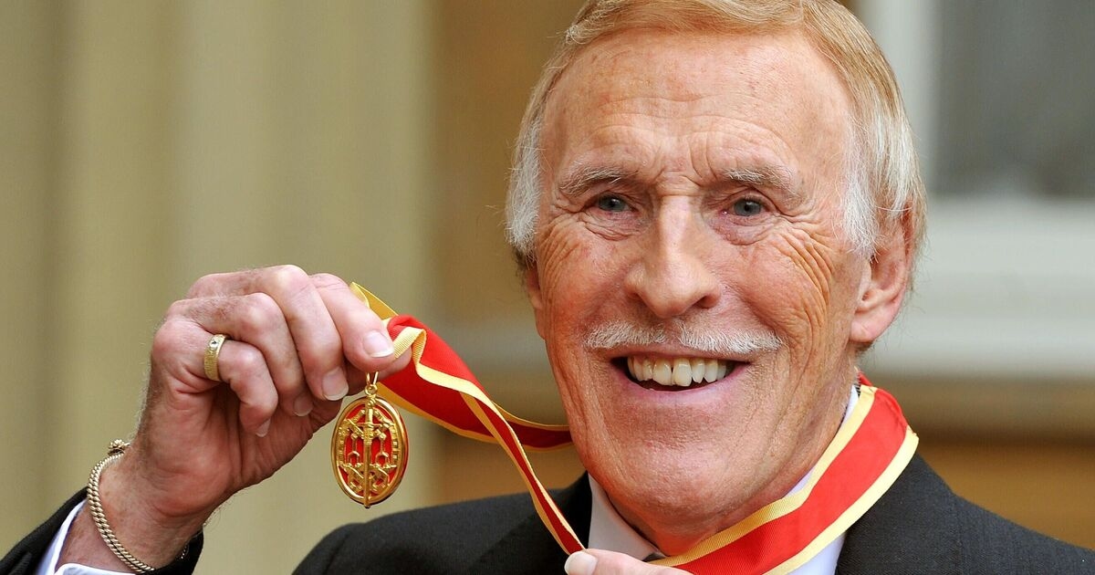 Bruce Forsyths tragische letzte Tage als Strictly-Moderator waren „zu gebrechlich, um sich zu verabschieden“