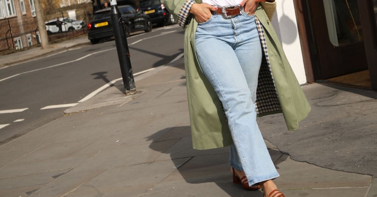 As a 4'11" Fashion Editor, I Hate When People Call These Jeans Dated—They're Perfect for Petites