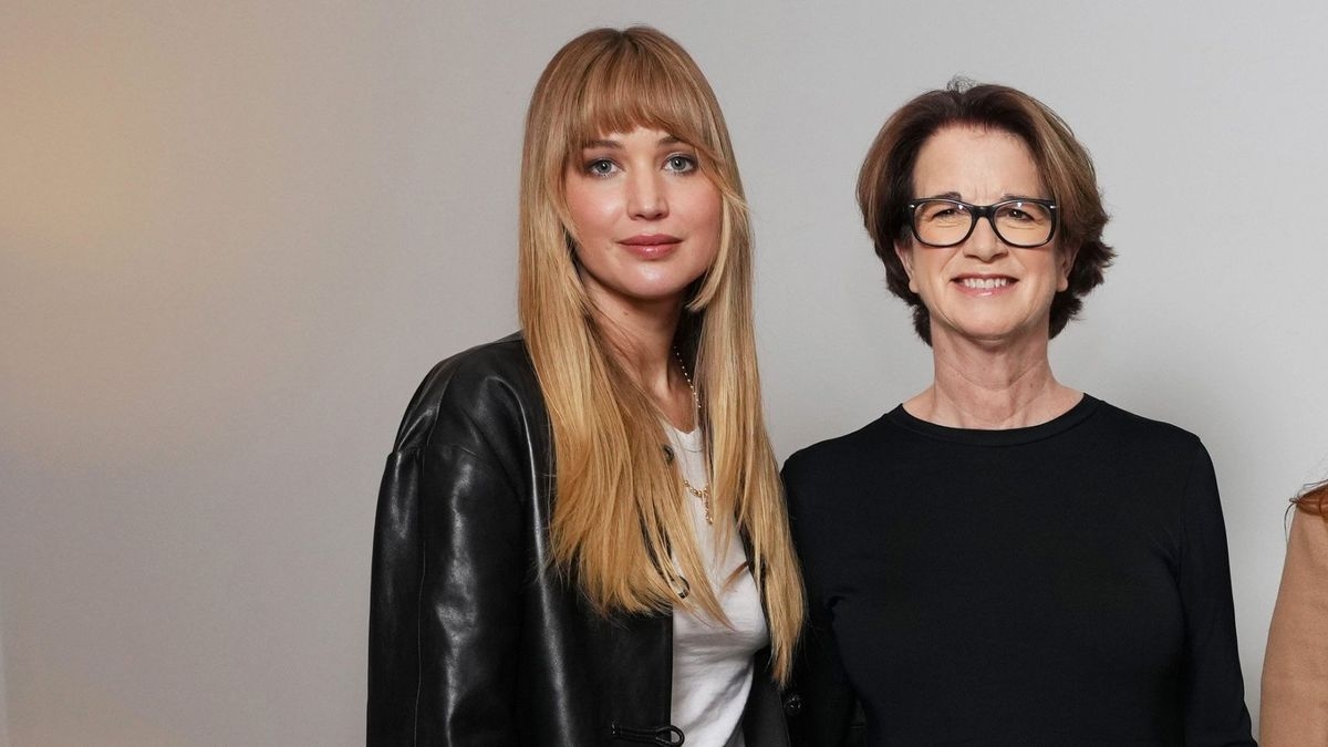 Jennifer Lawrence Just Wore the Chic Leather Jacket My Colleagues Have Top of Their Winter Wish Lists