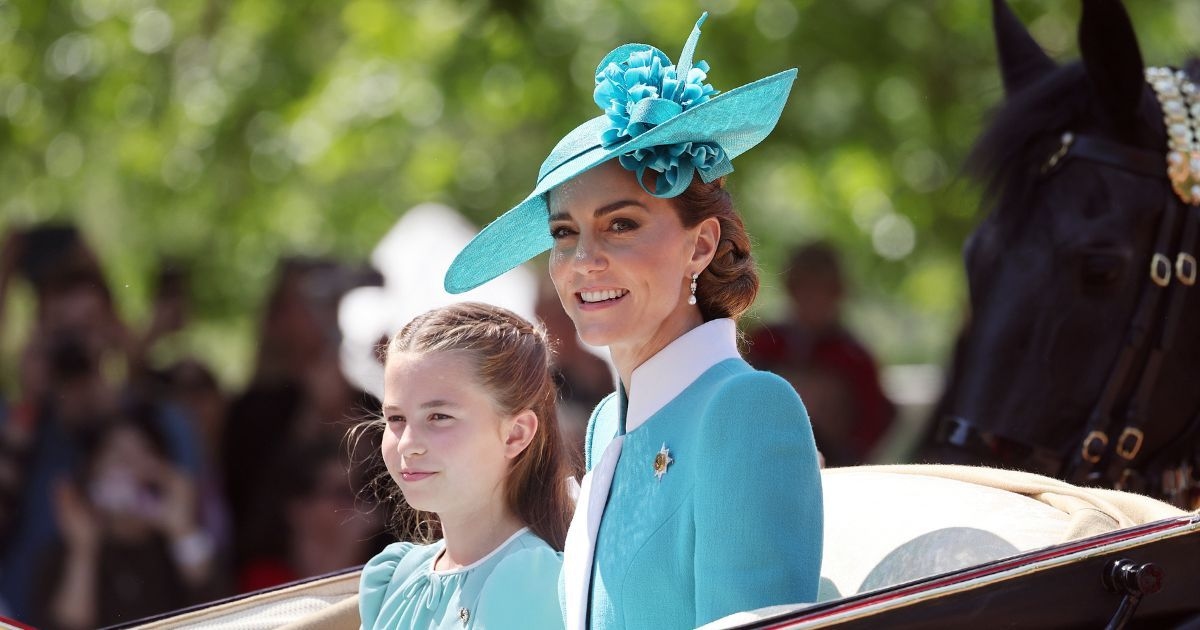 Наряд принцессы Кейт Trooping the Color стал милой отсылкой к принцессе Диане