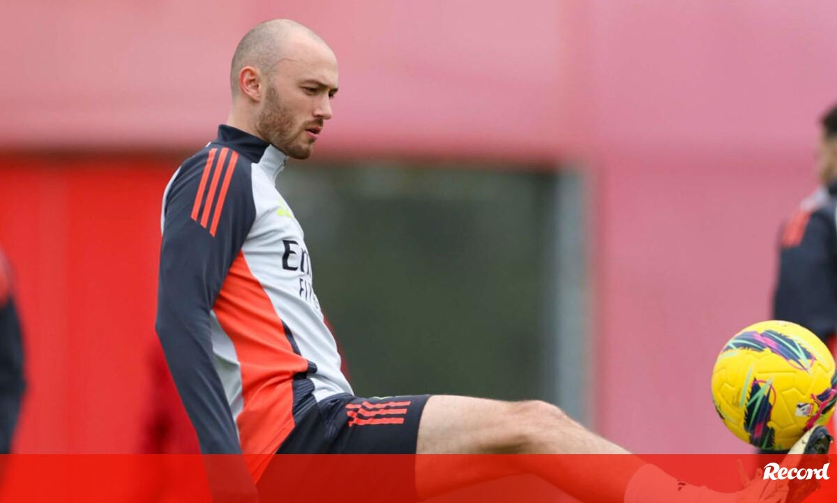 <![CDATA[ Fé por Aursnes: médio do Benfica já foi ao relvado ]]>