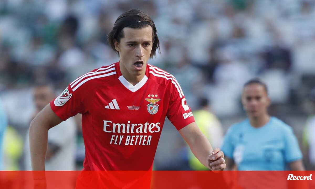 <![CDATA[ Benfica rumo ao Mundial com Carreras mas sem Arthur Cabral ]]>
