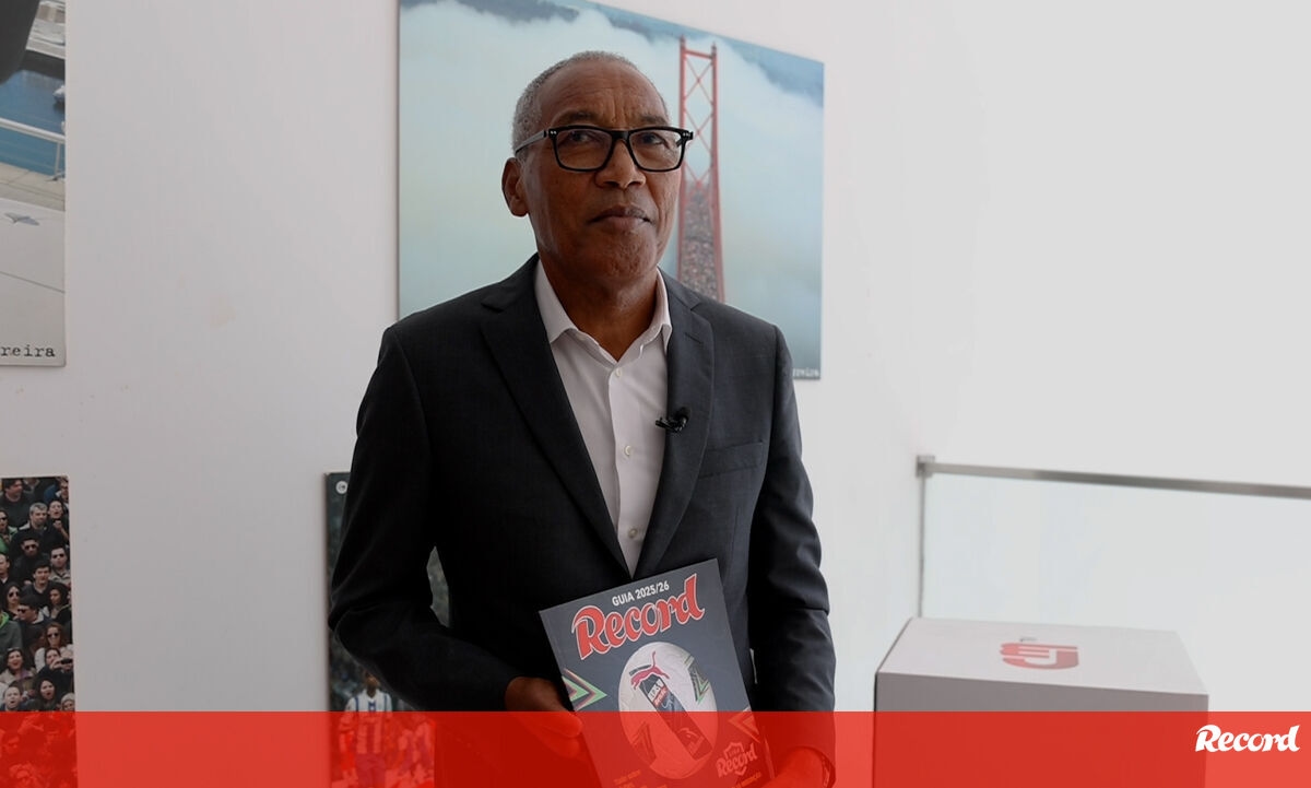 <![CDATA[ Shéu não prescinde do Guia Record 2025/26: «É a ferramenta mais extraordinária para os amantes do futebol» ]]>
