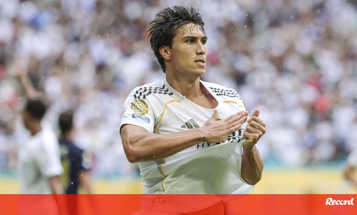<![CDATA[ Real Madrid blinda Gonzalo García com cláusula... de mil milhões de euros ]]>