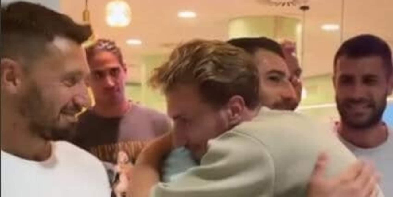 That hug from Bari at the airport that touched Verreth's heart