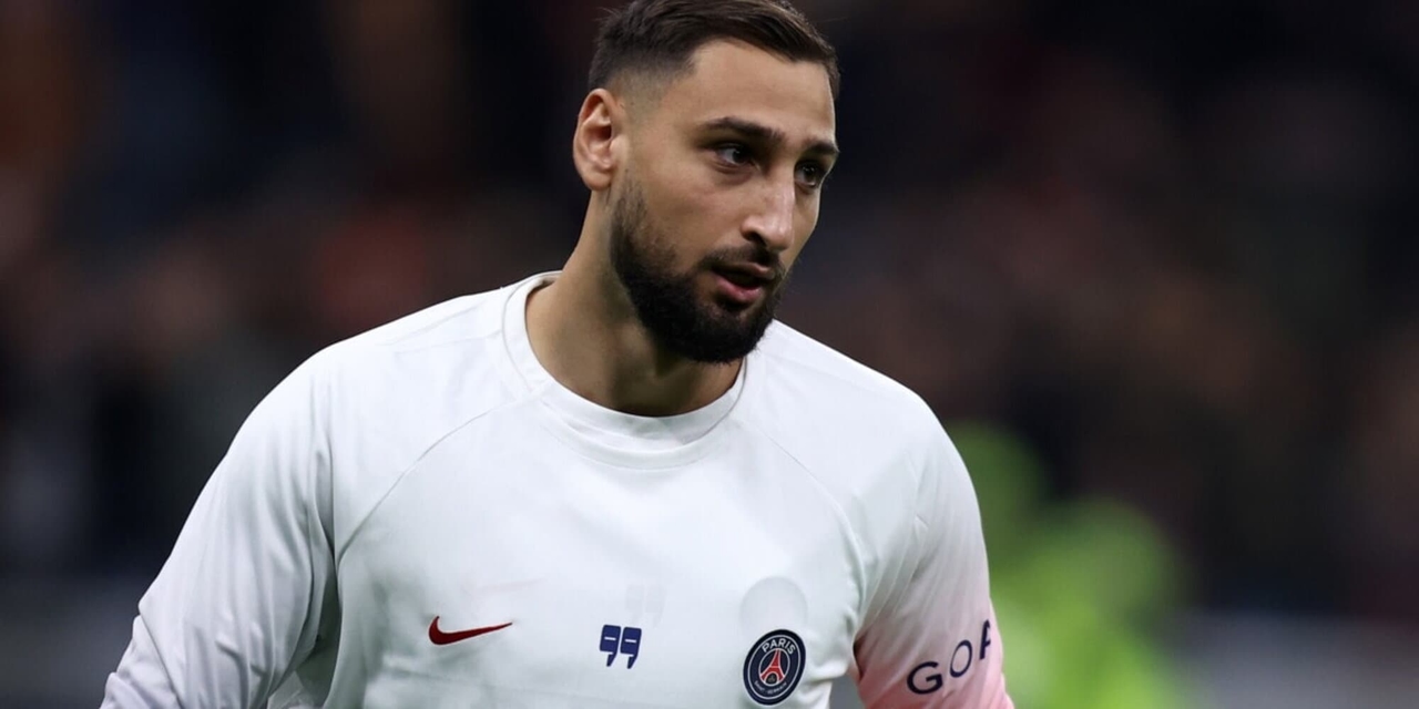 <p>Donnarumma, PSG'nin Parc des Princes'teki ilk maçının arifesinde takım arkadaşlarıyla birlikte antrenman yapıyor.</p>