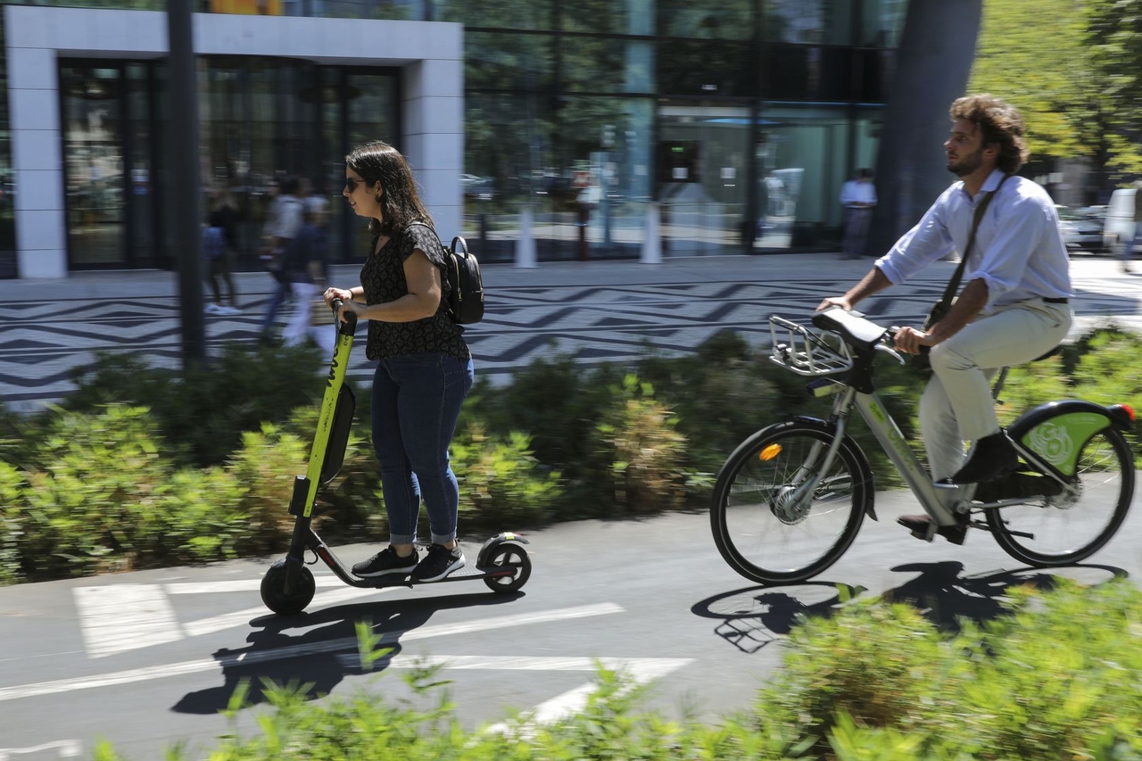 Politie treedt hard op tegen scooterrijders