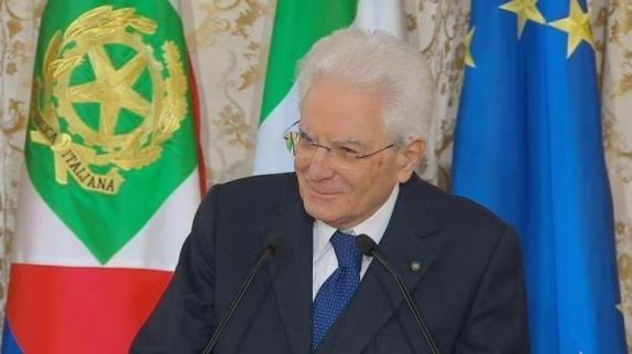 Mattarella décerne des médailles pour l'héroïsme et l'engagement. En direct