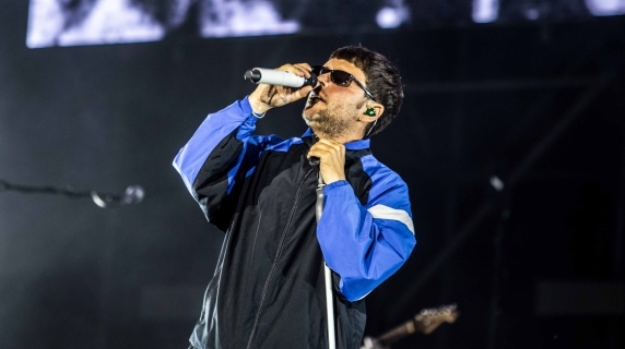 Gazzelle si commuove al concerto al Circo Massimo:  «Otto anni fa il mio primo live   e oggi sono qui»