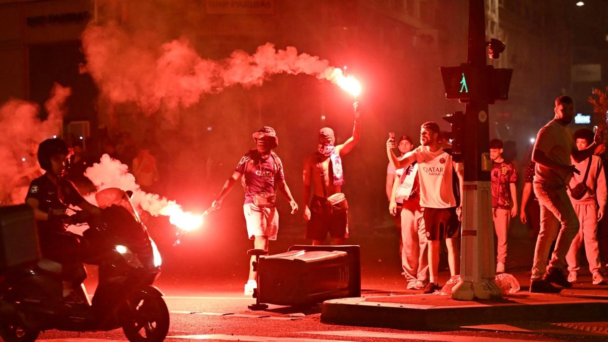 Parigi, disordini durante la festa Champions: oltre 130 arresti. Auto sulla folla a Grenoble