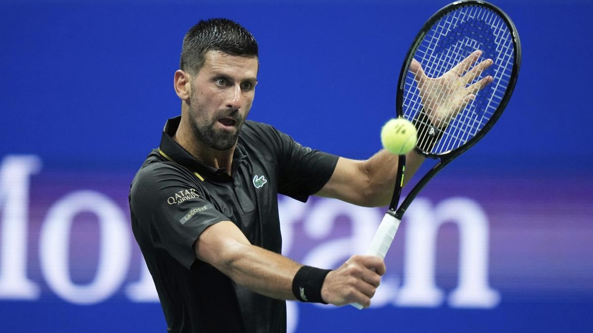 Djokovic komt in crisis, riskeert verlies van de tweede set, maar verslaat uiteindelijk Tien