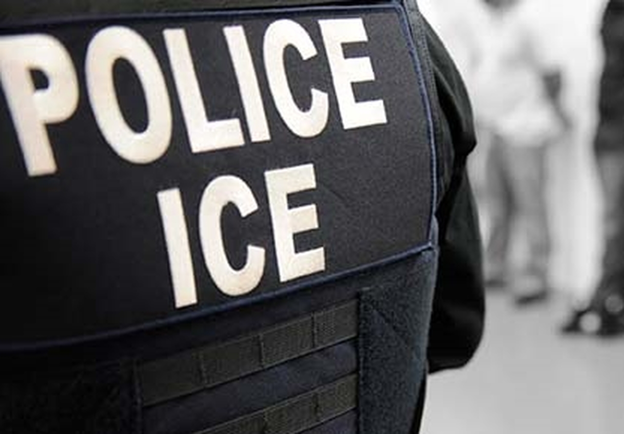 ICE arresteert 9 zagerijarbeiders in New York. De eigenaar beweert dat ze legaal in de VS zijn.