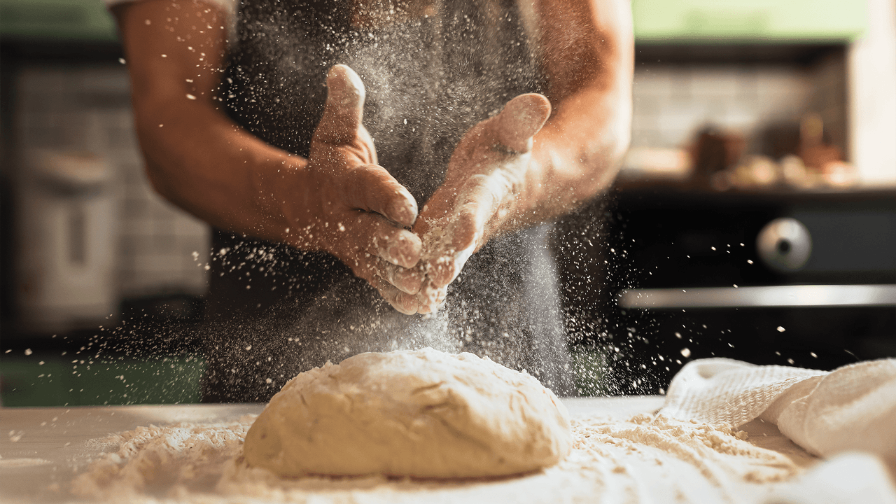 Il s'avère que le secret des desserts les plus délicieux est le suivant : il suffit d'ajouter un morceau à la pâte et la saveur explose.