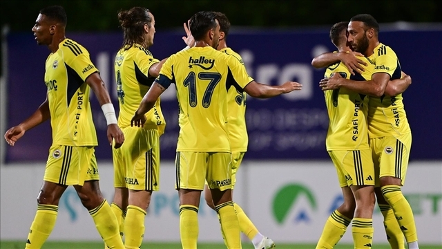 Fenerbahçe signe un départ : un prétendant surprise italien pour le milieu de terrain marocain