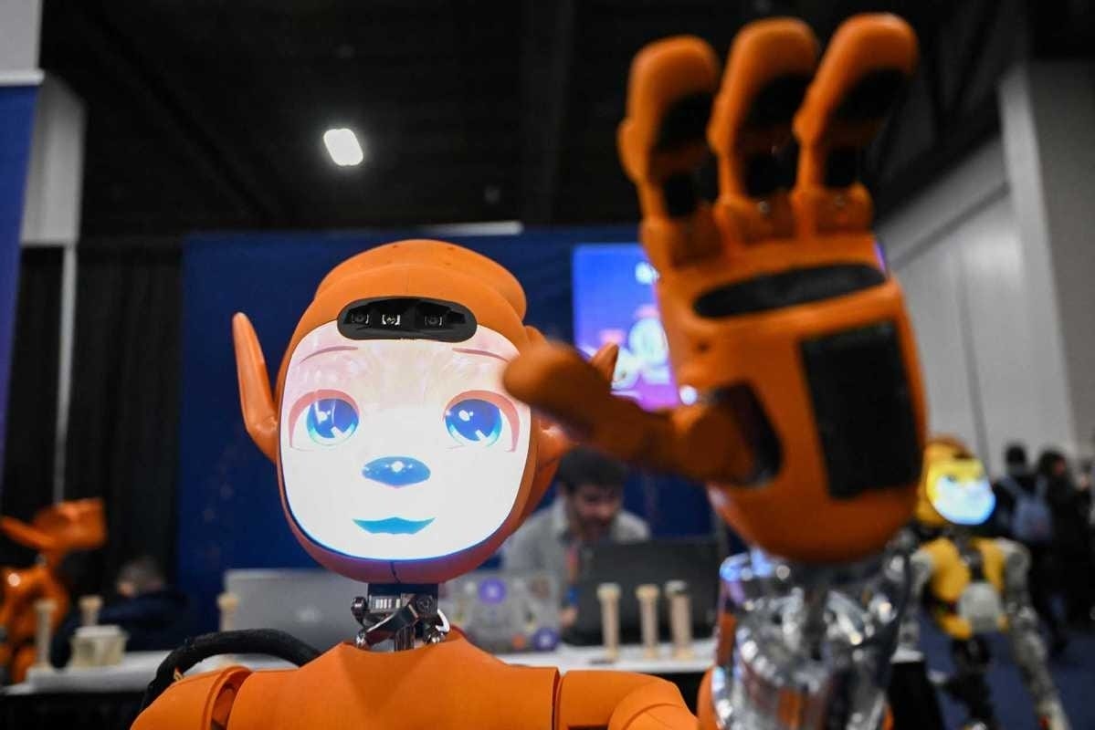 Il CES 2025 continua a stupire: gadget AI, salute connessa e mobilità intelligente guidano l'innovazione tecnologica